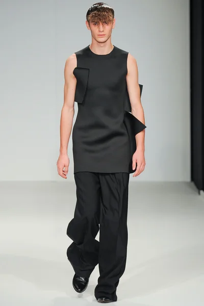 Look 8